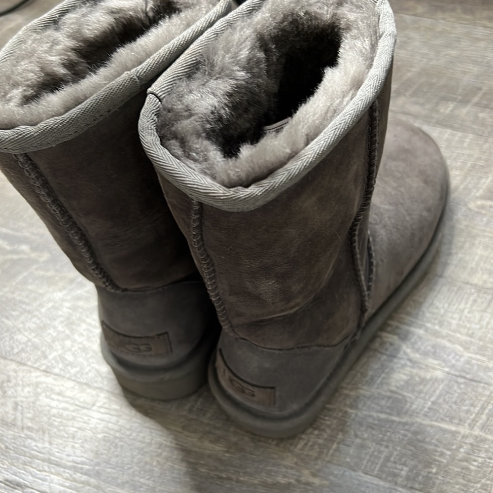 Barely Worn Still Fluffy On Inside - image 2